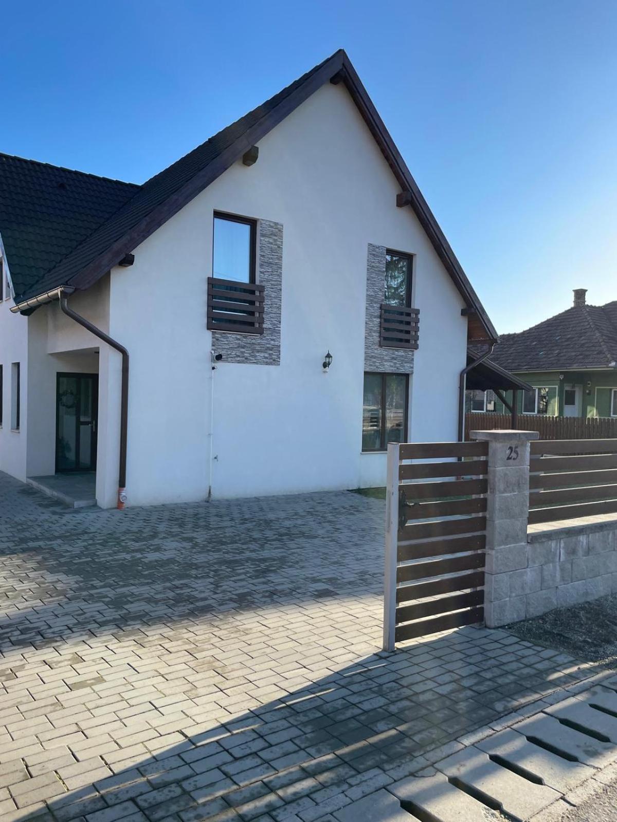 Fenyo Apartman House I Odorheiu Secuiesc Exterior foto